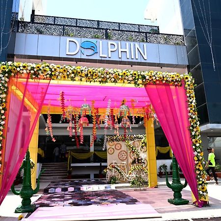 ホテル Dolphin Club Chinhat エクステリア 写真